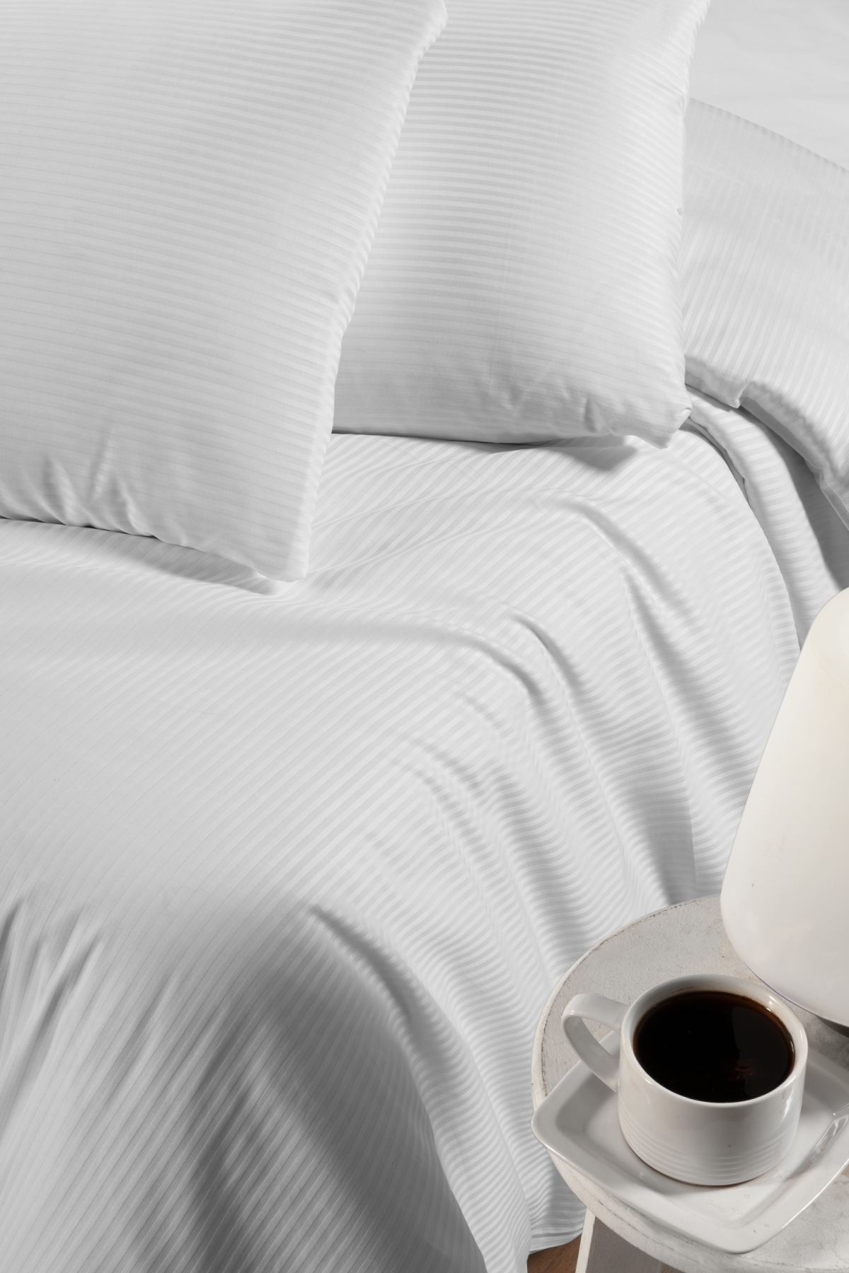 Dafine Polycotton Saten  0,4 Cm Çizgili Çarşaf 241 TC / 95 Tel